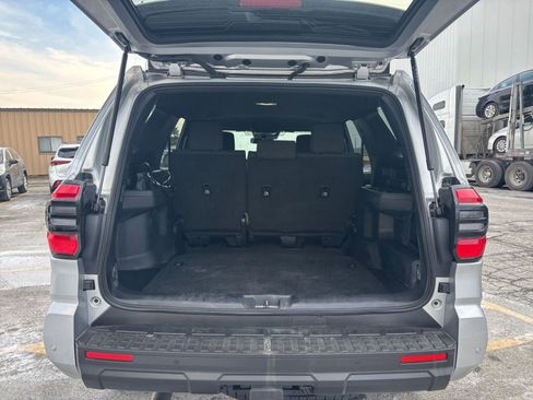 Used 2025 Toyota 4Runner TRD Off-Road image 27