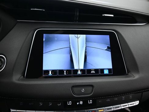 Used 2022 Cadillac XT4 Premium Luxury w/ Enhanced Visibility Package image 23