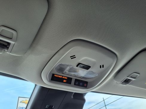 Used 2024 Chevrolet Trax LS w/ LS Convenience Package FWD image 9