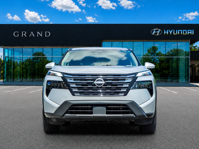 Used 2025 Nissan Rogue SV AWD/4WD image 9