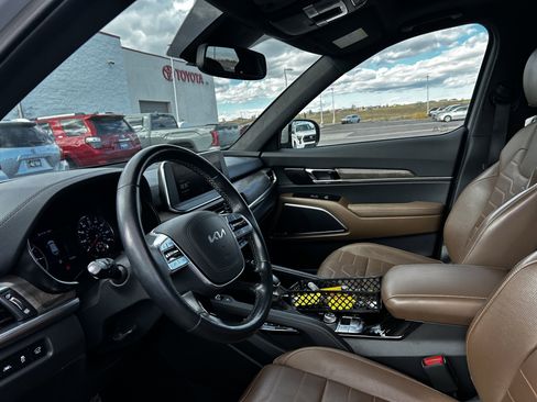 Used 2022 Kia Telluride SX w/ SX Prestige Package image 10