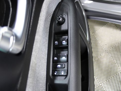 Used 2024 Jeep Compass Latitude image 7