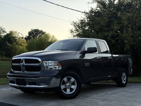 Used 2017 RAM 1500 Classic SLT AWD/4WD image 1
