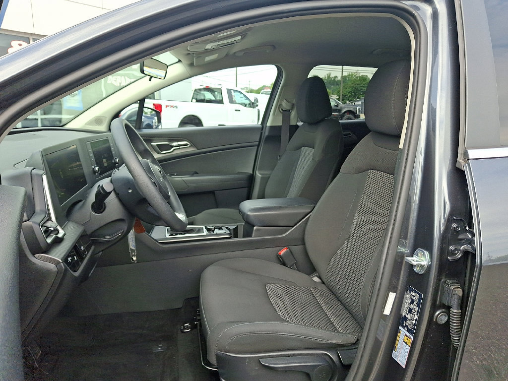 Certified 2023 Kia Sportage LX AWD/4WD image 17