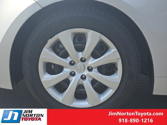 Used 2025 Toyota Corolla LE FWD image 13