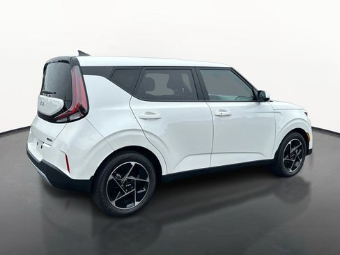 Used 2023 Kia Soul EX FWD image 3