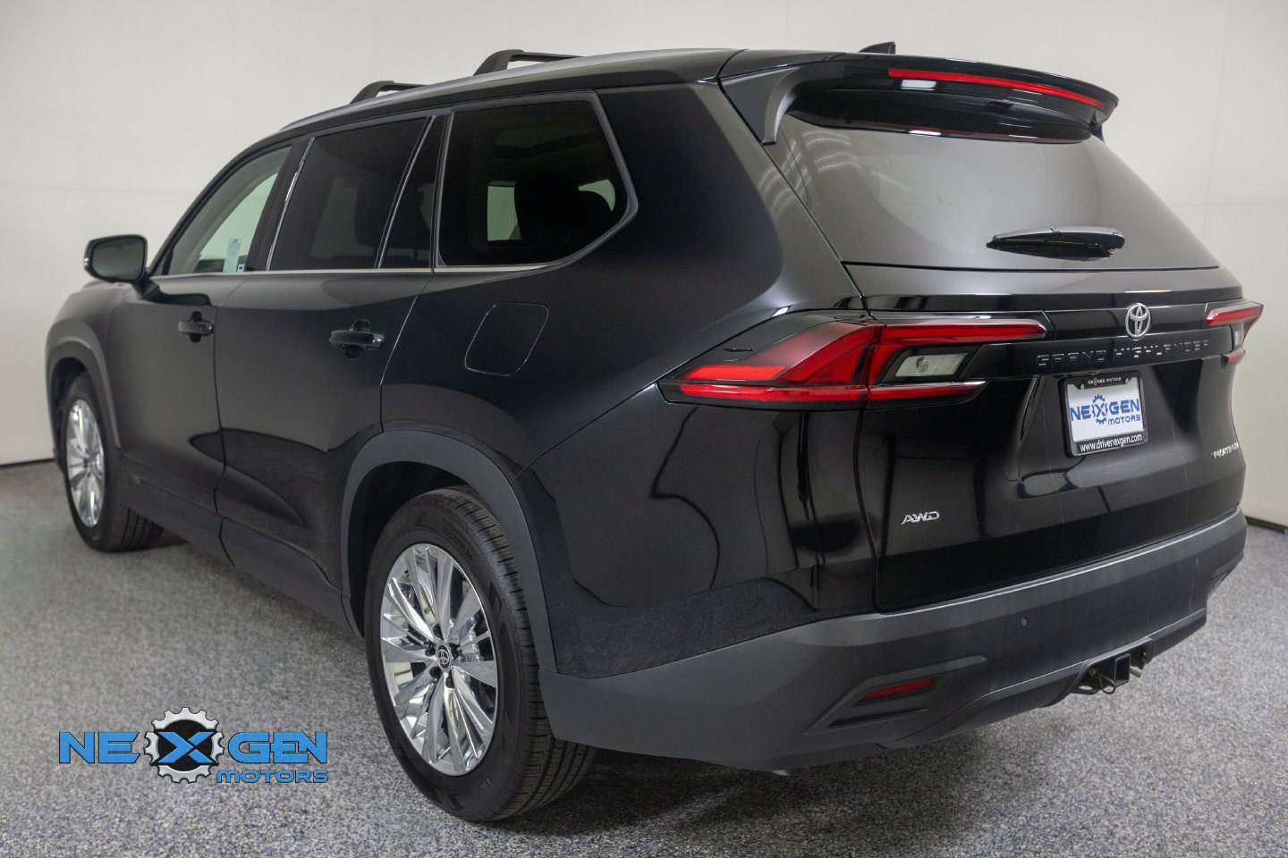 Used 2026 Toyota Grand Highlander AWD image 28