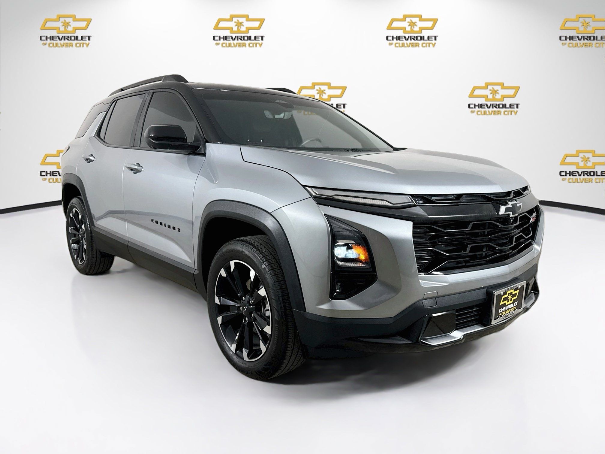 Used 2025 Chevrolet Equinox RS w/ Safety and Technology Package FWD image 1