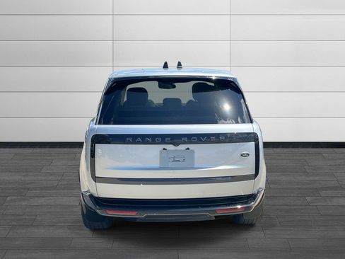 Used 2023 Land Rover Range Rover SE image 4