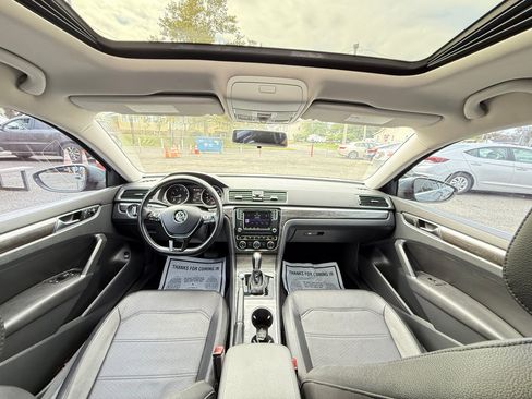 Used 2018 Volkswagen Passat 2.0T SE image 23