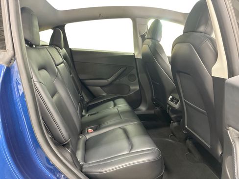 Certified 2021 Tesla Model Y Long Range AWD/4WD image 11