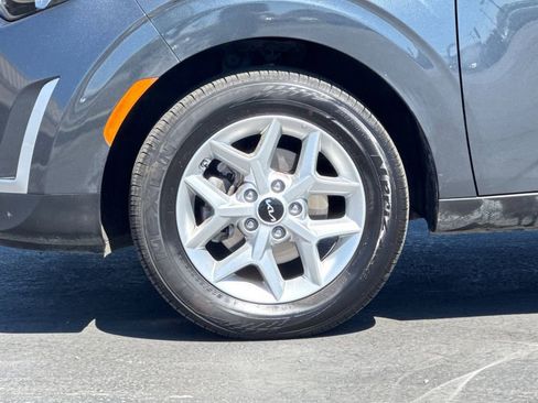 Used 2025 Kia Soul LX w/ LX Technology Package FWD image 25