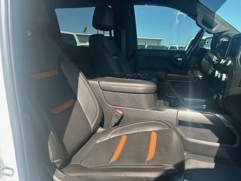Used 2020 GMC Sierra 1500 AT4 w/ AT4 Preferred Package image 9