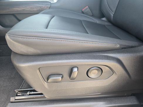 New 2025 GMC Sierra 2500 SLT w/ Texas SLT Premium Package image 17