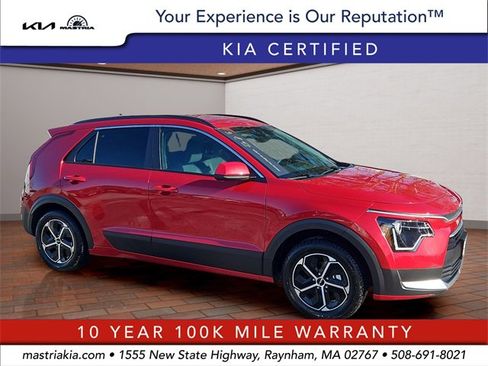 Certified 2025 Kia Niro LX image 1