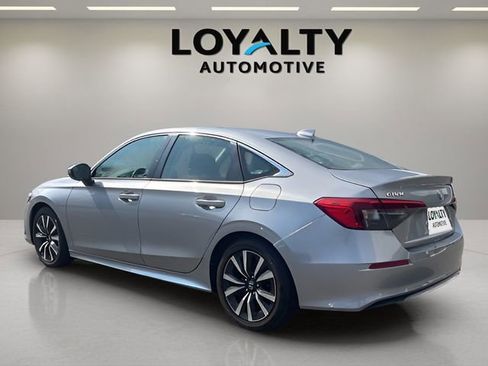 Used 2022 Honda Civic EX image 3