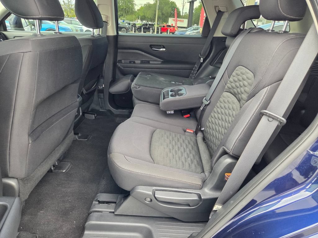Used 2022 Nissan Pathfinder S FWD image 6