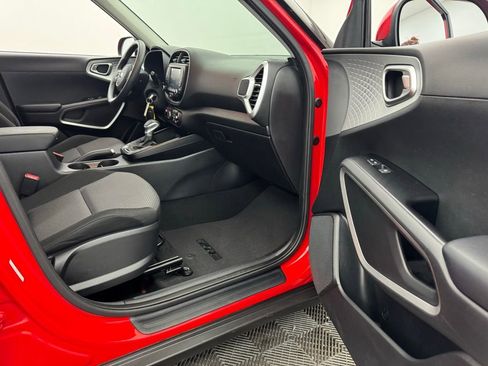 Used 2020 Kia Soul LX image 29