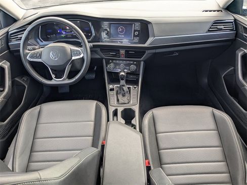 Used 2024 Volkswagen Jetta SE image 14
