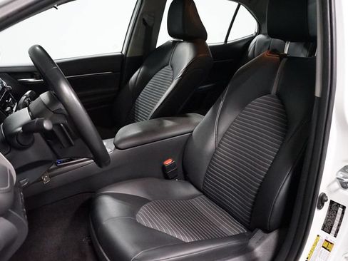 Used 2024 Toyota Camry SE FWD image 6