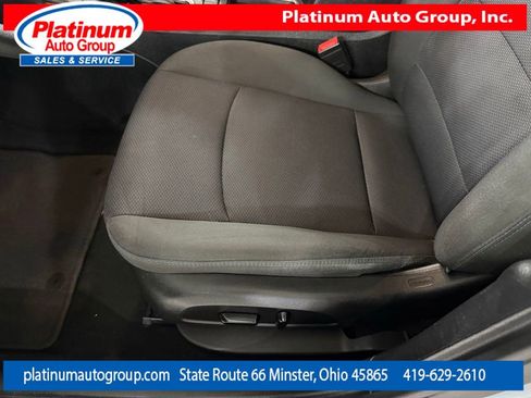 Used 2017 Chevrolet Cruze LT w/ Sun And Sound Package FWD image 12