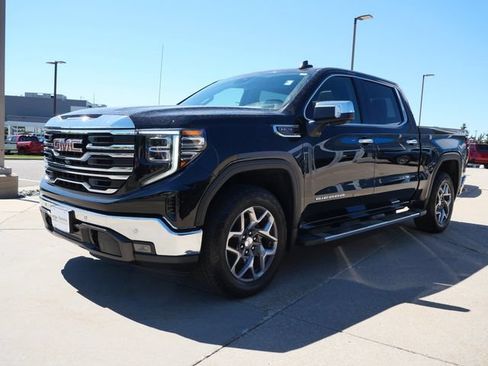 Used 2024 GMC Sierra 1500 SLT w/ SLT Premium Package AWD/4WD image 3