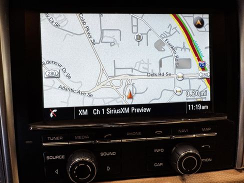 Used 2016 Porsche Macan Turbo image 23