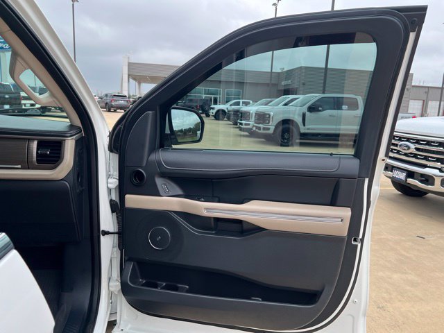 Used 2023 Ford Expedition Limited AWD/4WD image 26