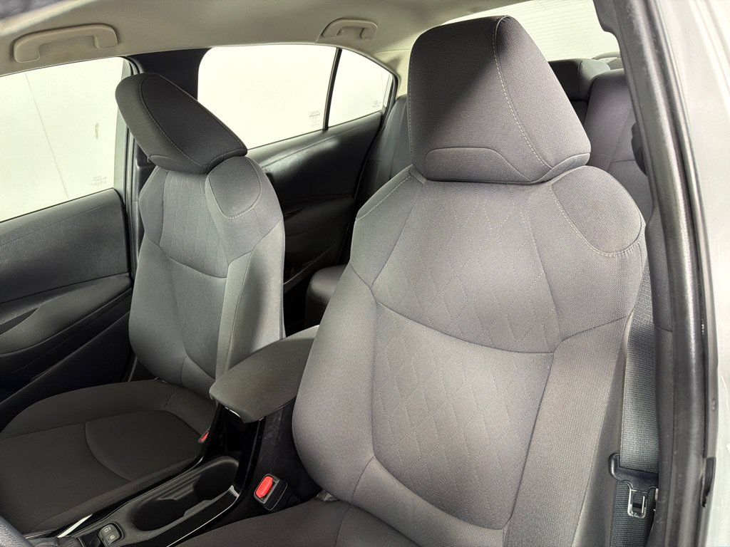 Used 2022 Toyota Corolla LE FWD image 13