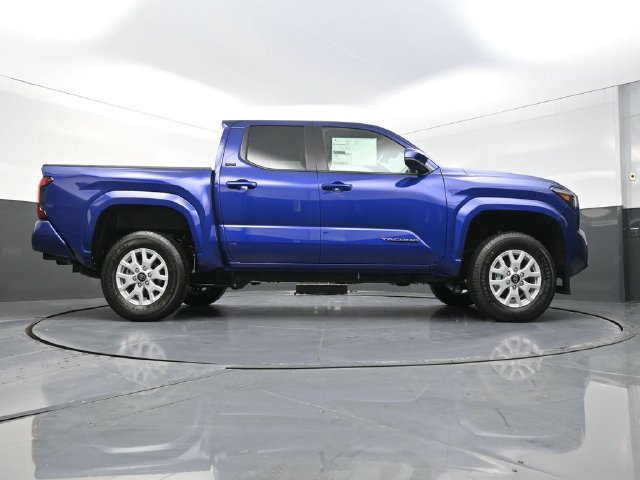 Used 2025 Toyota Tacoma SR5 w/ SR5 Upgrade Package AWD/4WD image 37