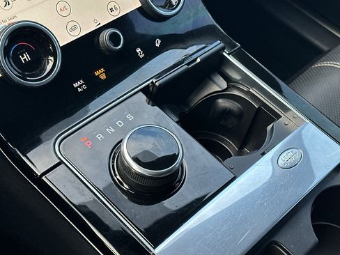 Used 2020 Land Rover Range Rover Velar R-Dynamic S image 22