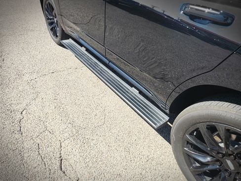 Used 2023 Cadillac Escalade Sport Platinum w/ LPO, ONYX Package image 5