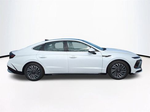 New 2025 Hyundai Sonata Limited image 4