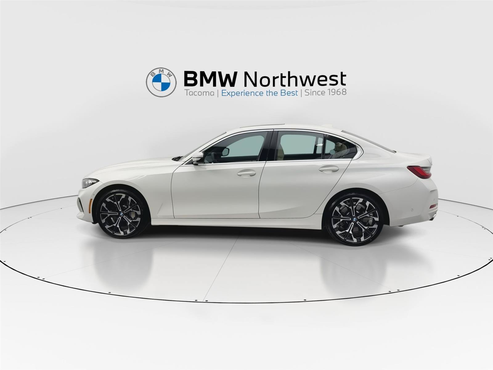 Used 2026 BMW 330i xDrive Sedan w/ Parking Assistance Package AWD/4WD image 11
