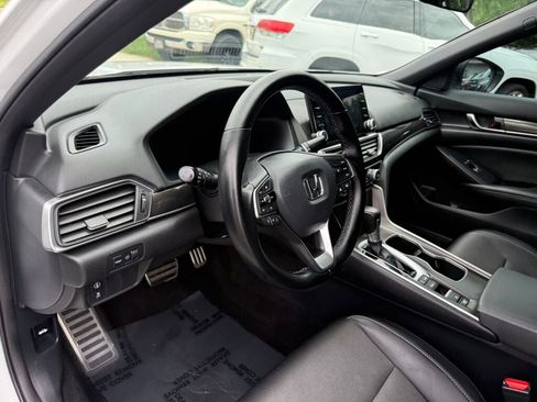 Used 2022 Honda Accord Sport image 10