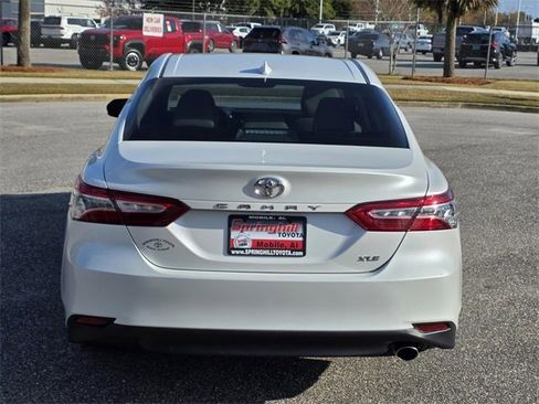 Used 2019 Toyota Camry XLE image 3