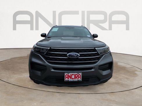 Used 2021 Ford Explorer XLT image 3