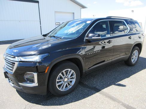 Certified 2022 Chevrolet Traverse LT w/ LPO, Floor Liner Package AWD/4WD image 1