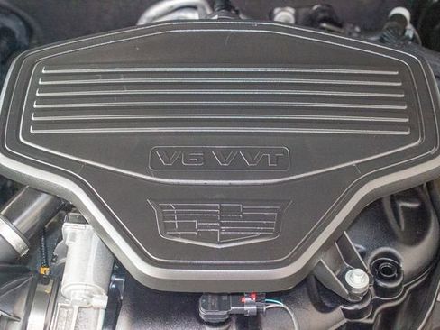 Used 2024 Cadillac XT6 Premium Luxury w/ LPO, Floor Liner Package AWD/4WD image 4