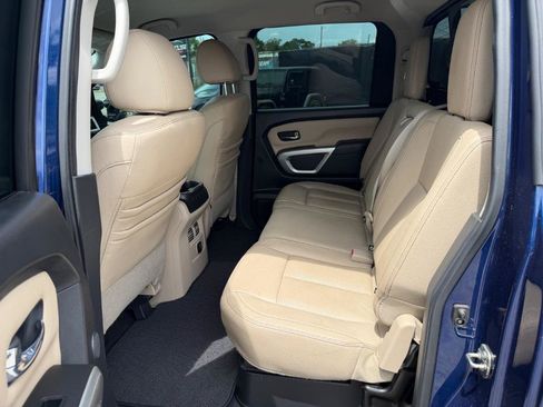 Used 2017 Nissan Titan SL w/ SL Towing Convenience Package image 13