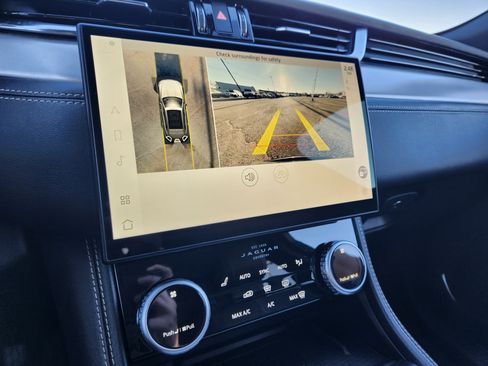 Used 2024 Jaguar F-PACE R-Dynamic S image 27