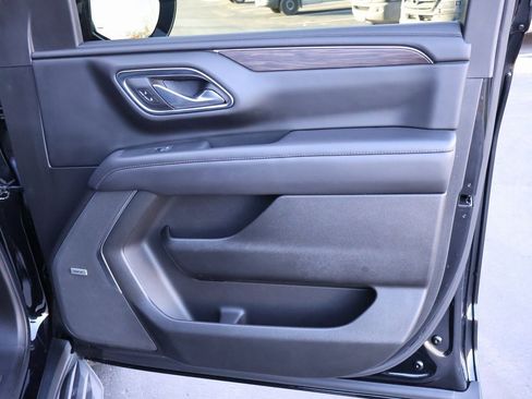 Used 2022 Chevrolet Tahoe LT w/ LT Signature Plus Package image 14