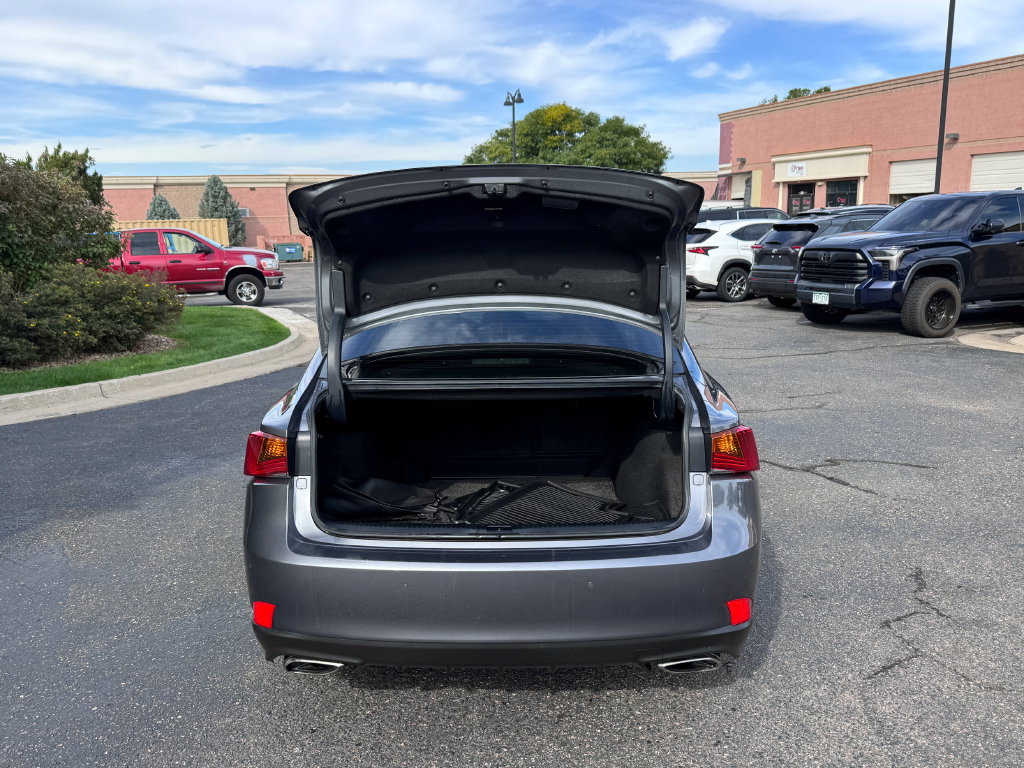 Used 2019 Lexus IS 300 AWD image 11