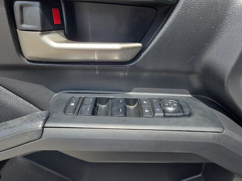 Used 2024 Toyota Tacoma TRD Sport AWD/4WD image 25