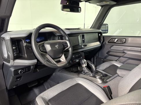 Used 2023 Ford Bronco Big Bend w/ Sasquatch Package image 15