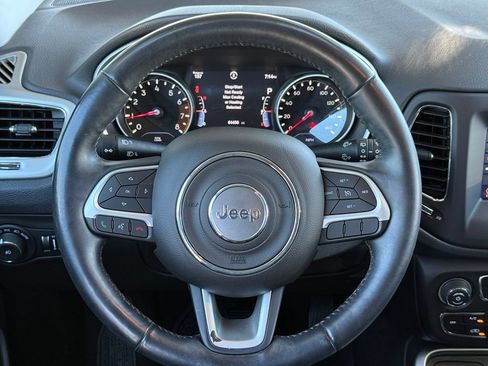 Used 2017 Jeep Compass Latitude w/ Popular Equipment Group AWD/4WD image 19