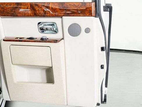 Used 2016 Rolls-Royce Phantom Sedan image 55