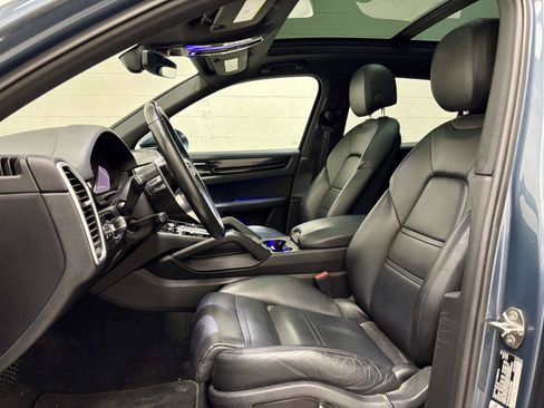 Used 2019 Porsche Cayenne AWD/4WD image 15