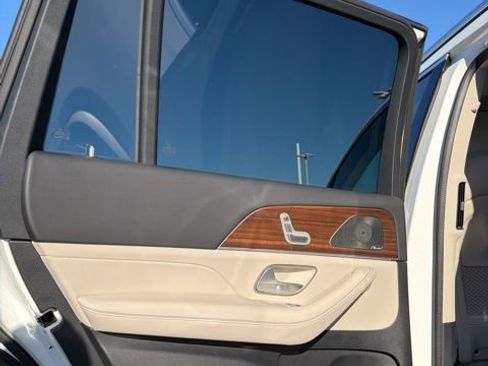 Used 2026 Mercedes-Benz GLS 450 4MATIC image 21