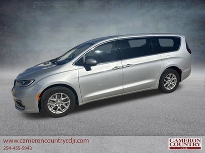 Used 2023 Chrysler Pacifica Touring-L